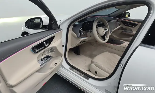 Mercedes-Benz E-Class 2024 2.0 автомат (гидро), миниатюра 12