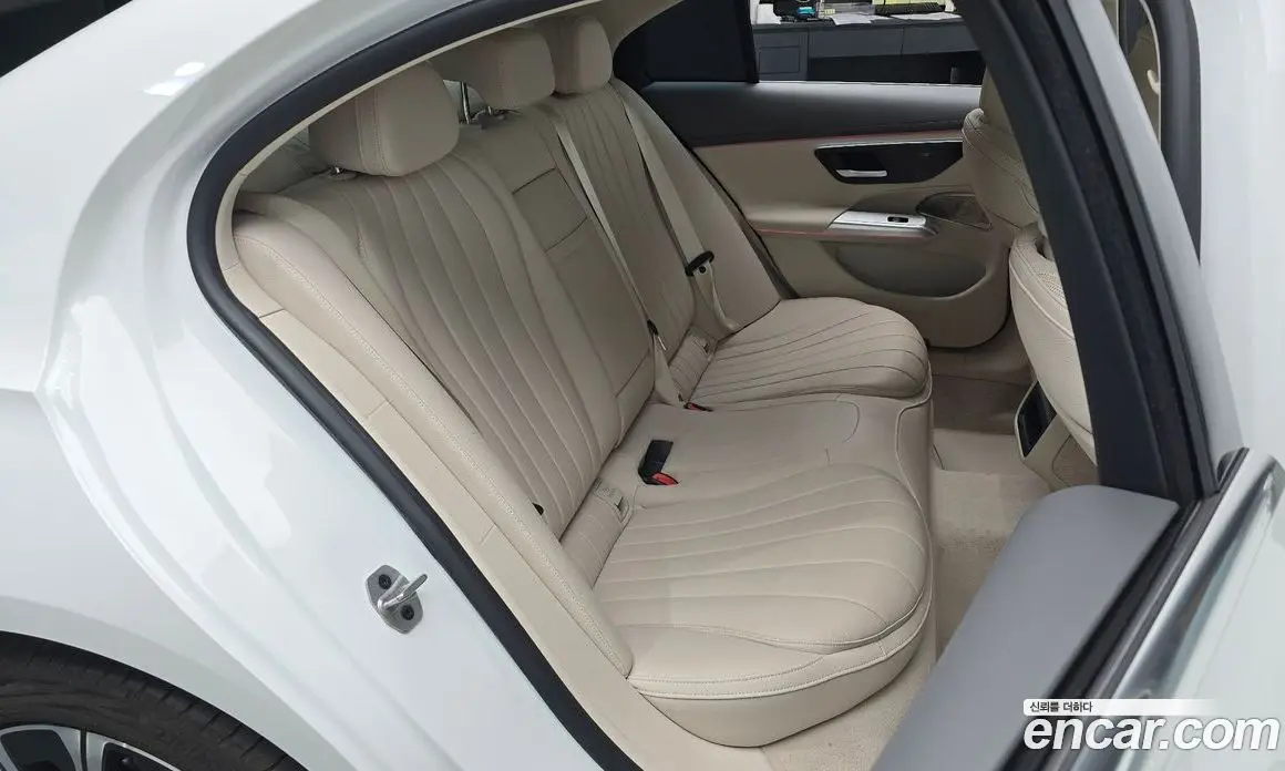 Mercedes-Benz E-Class 2024 2.0 автомат (гидро), фото 16