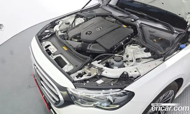 Mercedes-Benz E-Class 2024 2.0 автомат (гидро), миниатюра 5