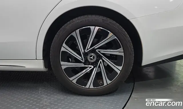 Mercedes-Benz E-Class 2024 2.0 автомат (гидро), миниатюра 6