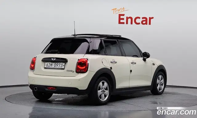 Mini Cooper, 2015, 89 927 км