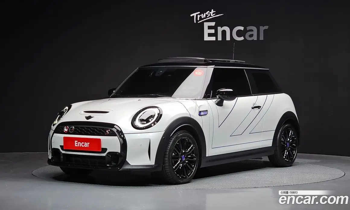 Mini Cooper 2024 2.0 автомат (гидро), фото 1 Mini Cooper 2024 2.0 автомат (гидро), фото 1