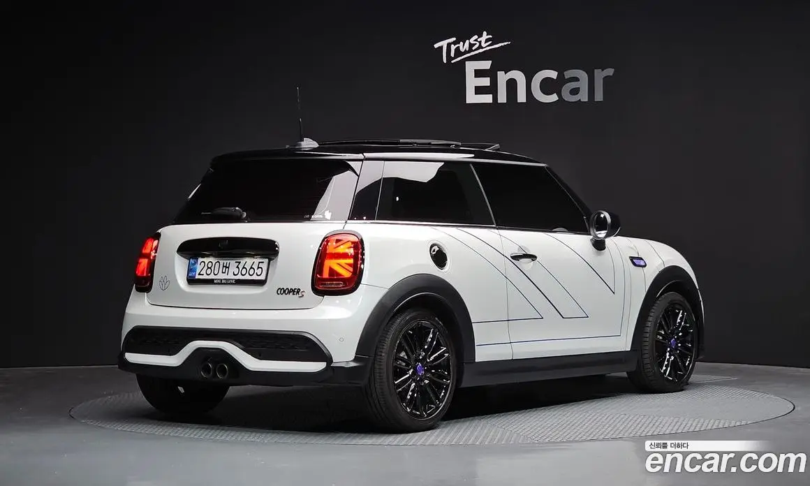 Mini Cooper 2024 2.0 автомат (гидро), фото 2 Mini Cooper 2024 2.0 автомат (гидро), фото 2
