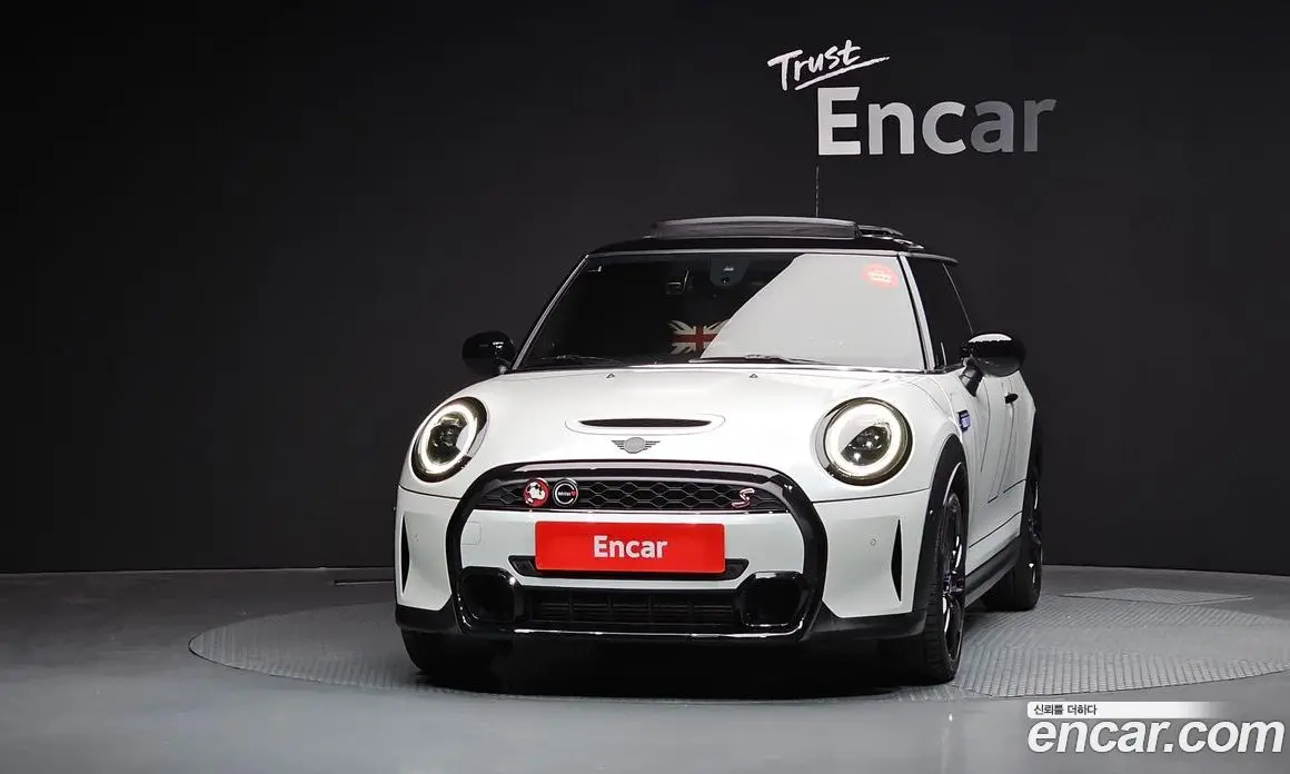 Mini Cooper 2024 2.0 автомат (гидро), фото 3 Mini Cooper 2024 2.0 автомат (гидро), фото 3