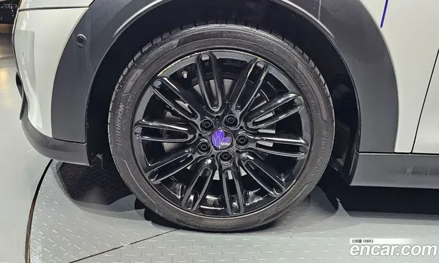 Mini Cooper 2024 2.0 автомат (гидро), миниатюра 5 Mini Cooper 2024 2.0 автомат (гидро), миниатюра 5