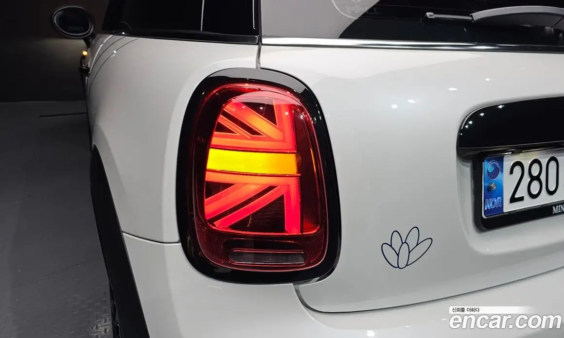 Mini Cooper 2024 2.0 автомат (гидро), фото 9 Mini Cooper 2024 2.0 автомат (гидро), фото 9