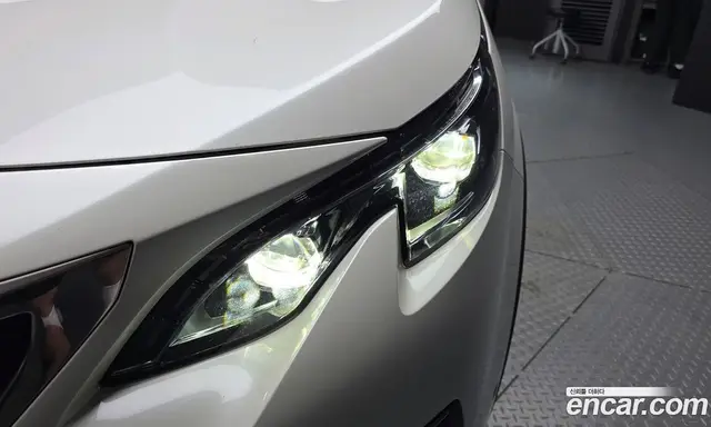 Peugeot 5008 2018 2.0 автомат (гидро), миниатюра 8 Peugeot 5008 2018 2.0 автомат (гидро), миниатюра 8