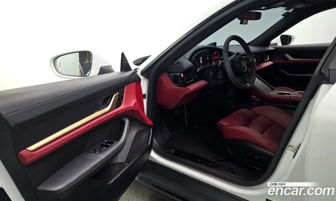 Porsche Taycan 2024 0.1 автомат (гидро), фото 12