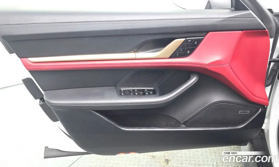 Porsche Taycan 2024 0.1 автомат (гидро), фото 13