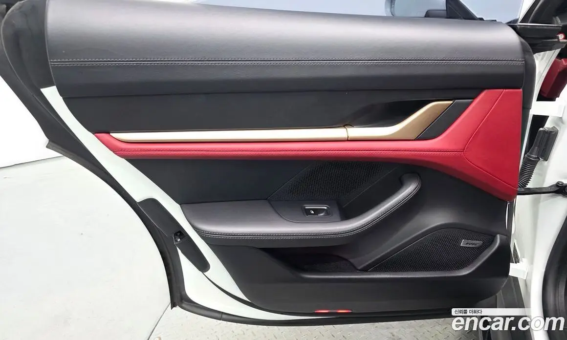 Porsche Taycan 2024 0.1 автомат (гидро), фото 14