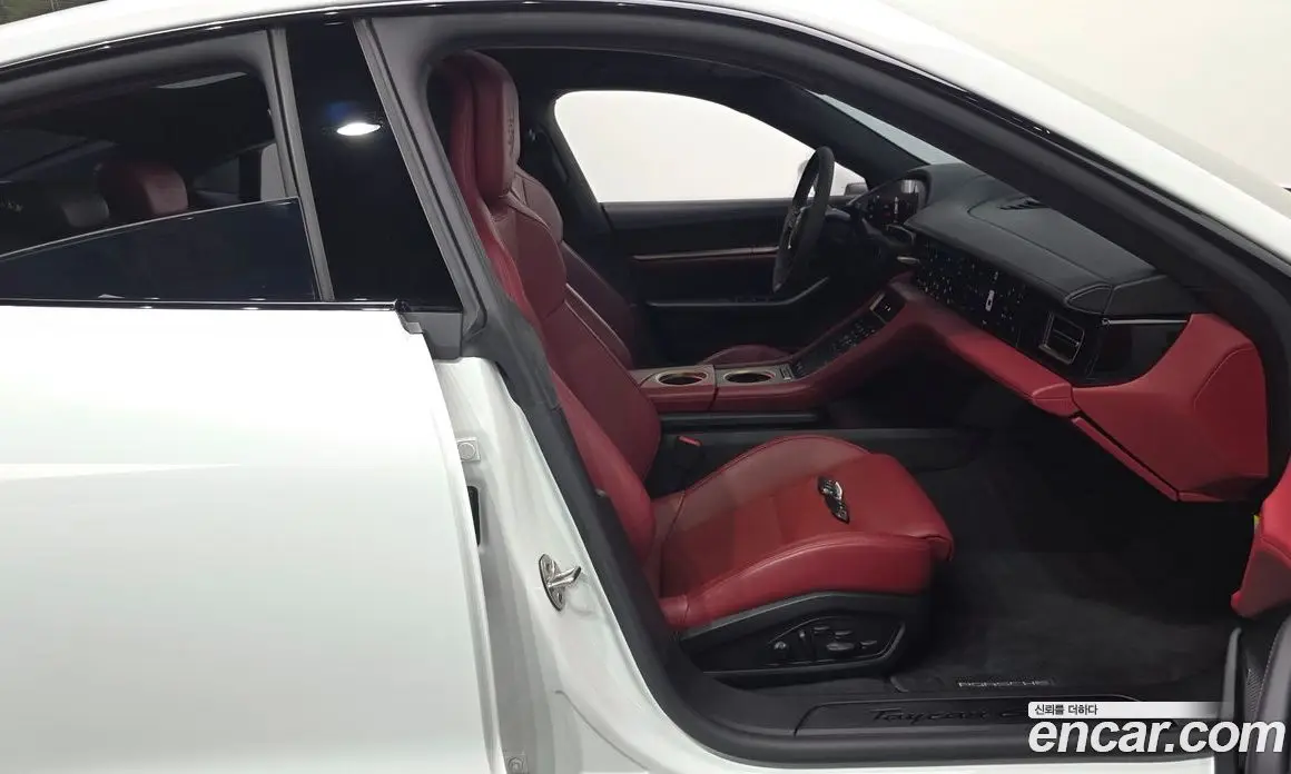 Porsche Taycan 2024 0.1 автомат (гидро), фото 15