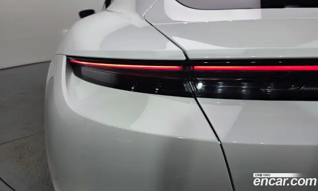 Porsche Taycan 2024 0.1 автомат (гидро), миниатюра 8
