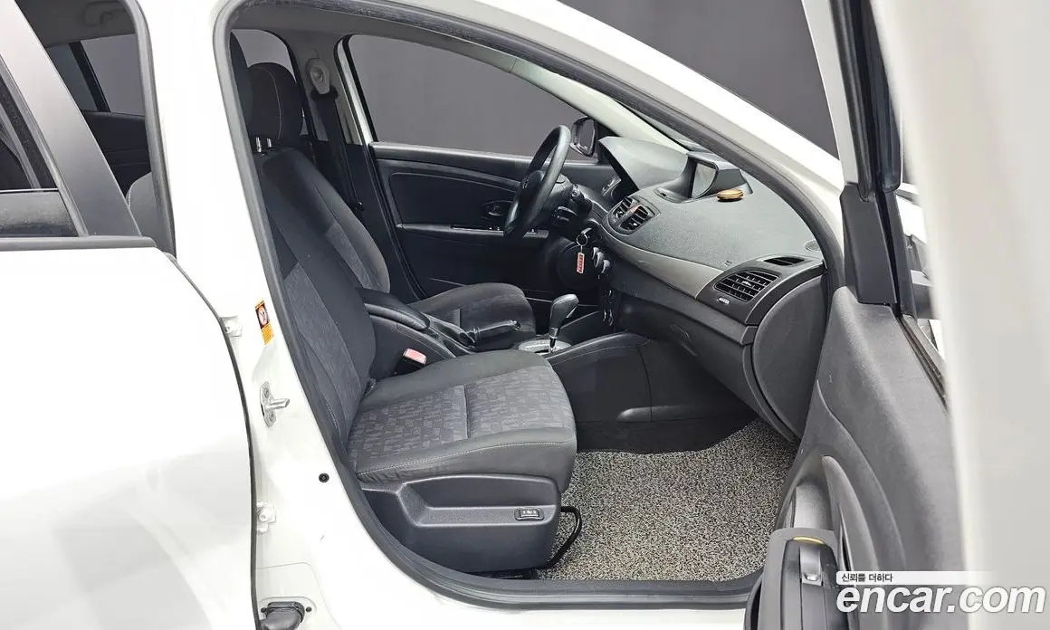 Renault (Samsung) SM3 2013 1.6 автомат (гидро), фото 16 Renault (Samsung) SM3 2013 1.6 автомат (гидро), фото 16