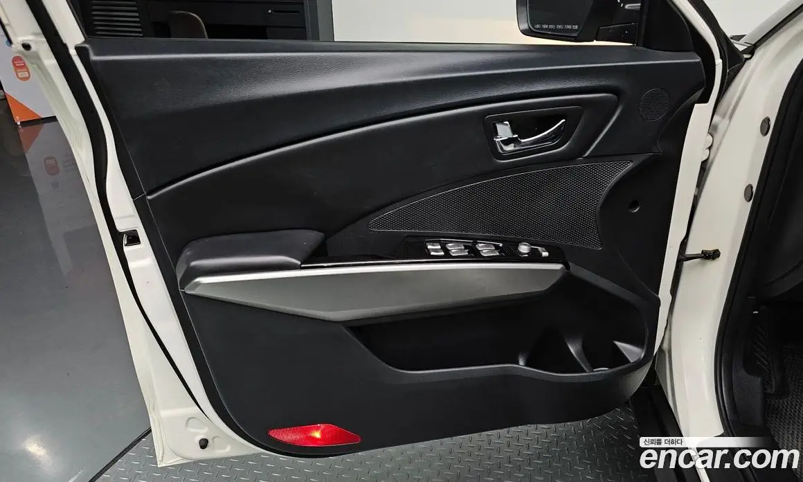 SsangYong TIBOLI 2015 1.6 автомат (гидро), фото 13