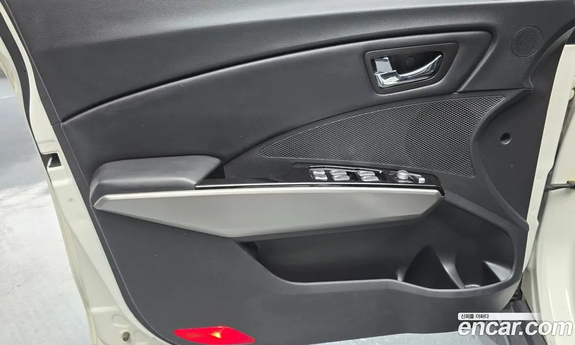 SsangYong TIBOLI 2016 1.6 автомат (гидро), фото 14