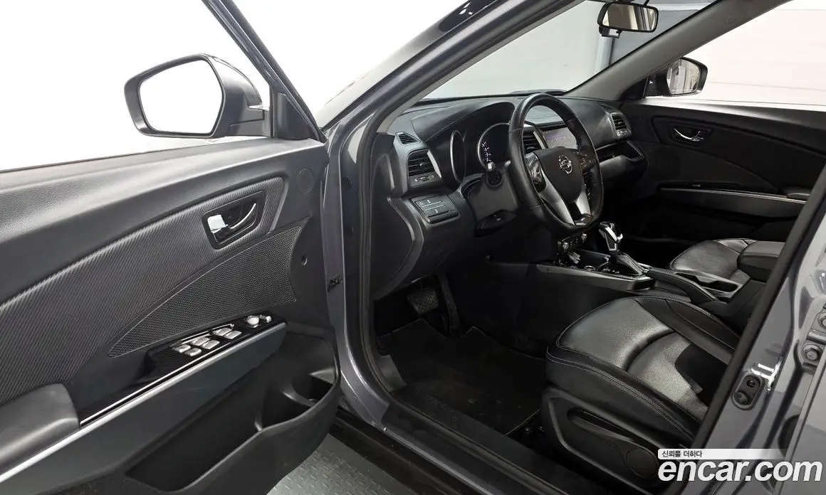 SsangYong TIBOLI 2019 1.6 автомат (гидро), фото 13