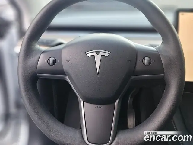 Tesla Model Y 2023 0.2 автомат (гидро), миниатюра 8