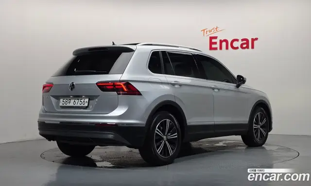 Volkswagen Tiguan 2018 2.0 автомат (гидро), миниатюра 2 Volkswagen Tiguan 2018 2.0 автомат (гидро), миниатюра 2