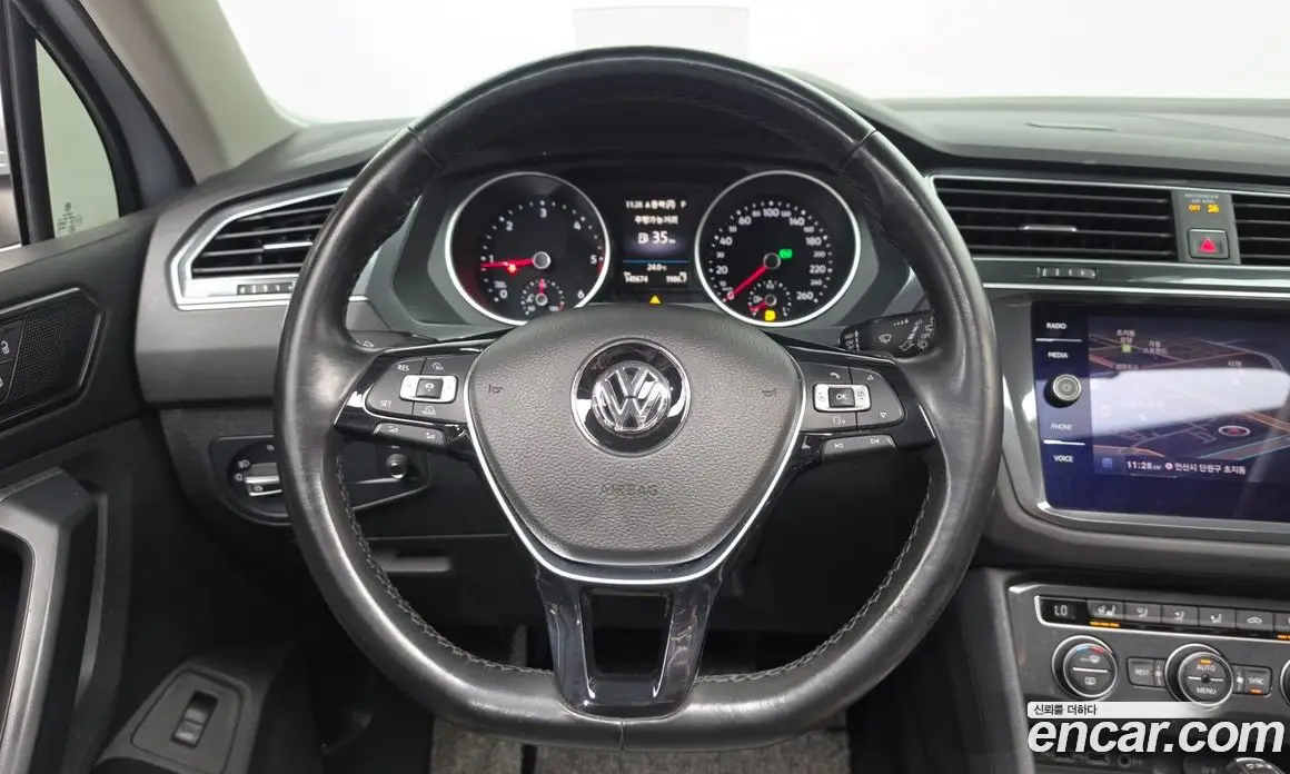 Volkswagen Tiguan 2018 2.0 автомат (гидро), фото 13 Volkswagen Tiguan 2018 2.0 автомат (гидро), фото 13