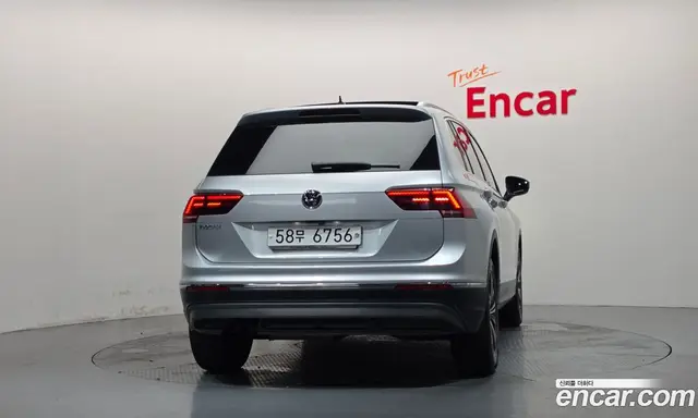 Volkswagen Tiguan 2018 2.0 автомат (гидро), миниатюра 4 Volkswagen Tiguan 2018 2.0 автомат (гидро), миниатюра 4