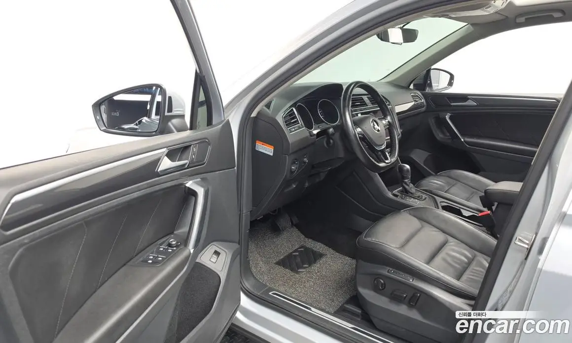 Volkswagen Tiguan 2018 2.0 автомат (гидро), фото 10 Volkswagen Tiguan 2018 2.0 автомат (гидро), фото 10