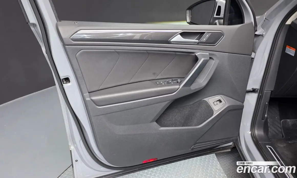 Volkswagen Tiguan 2021 2.0 автомат (гидро), фото 14