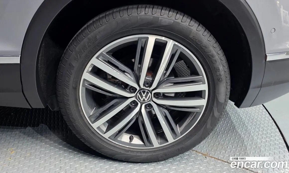 Volkswagen Tiguan 2021 2.0 автомат (гидро), фото 7
