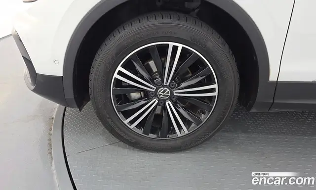 Volkswagen Tiguan 2022 2.0 автомат (гидро), миниатюра 5