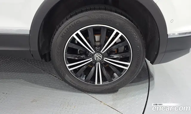 Volkswagen Tiguan 2022 2.0 автомат (гидро), миниатюра 7