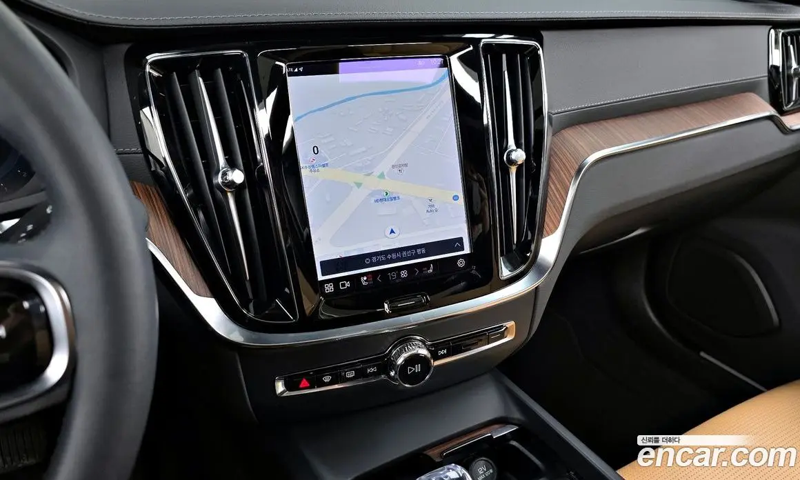 Volvo S60 2024 2.0 автомат (гидро), фото 15 Volvo S60 2024 2.0 автомат (гидро), фото 15