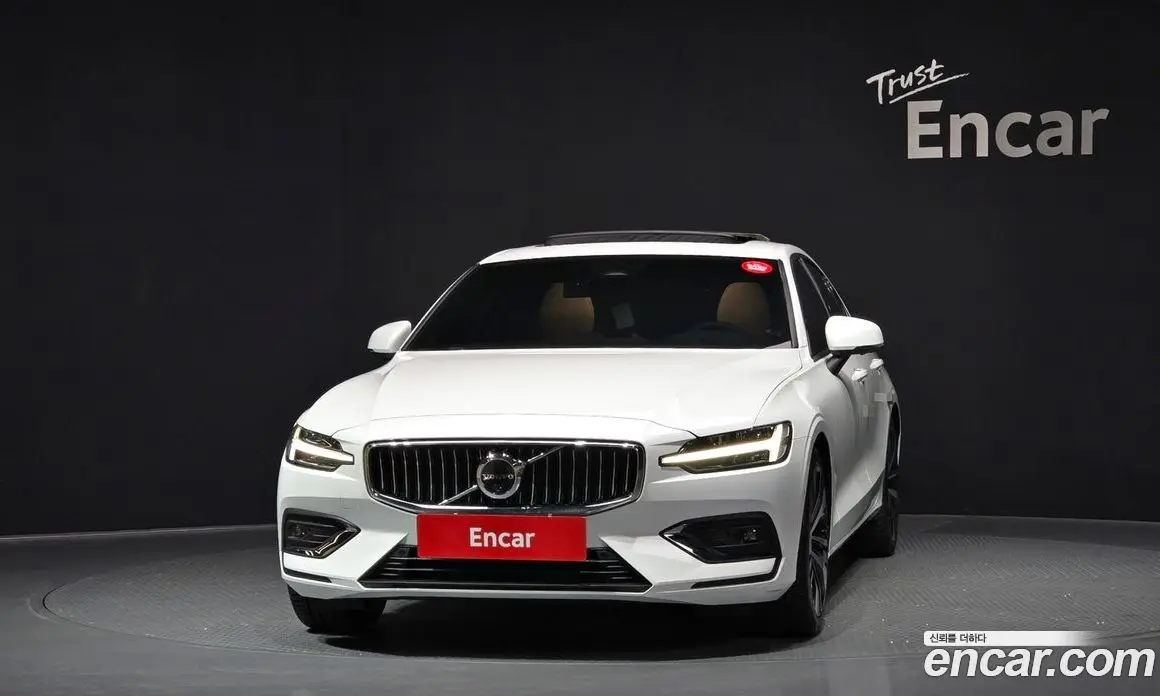 Volvo S60 2024 2.0 автомат (гидро), фото 3 Volvo S60 2024 2.0 автомат (гидро), фото 3