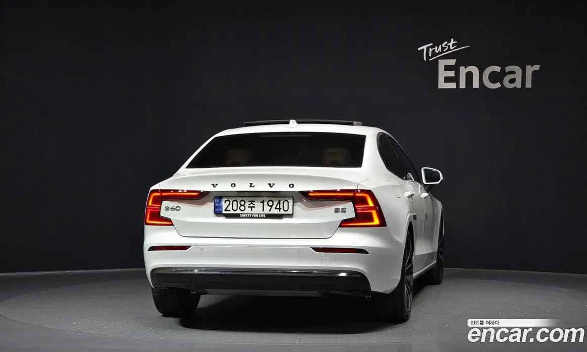 Volvo S60 2024 2.0 автомат (гидро), фото 4 Volvo S60 2024 2.0 автомат (гидро), фото 4