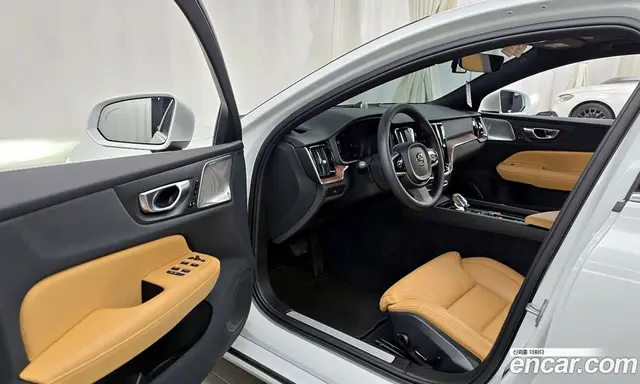 Volvo S60 2024 2.0 автомат (гидро), миниатюра 10 Volvo S60 2024 2.0 автомат (гидро), миниатюра 10