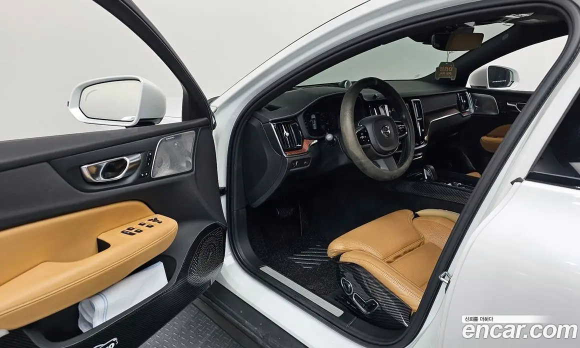 Volvo V60 2021 2.0 автомат (гидро), фото 13