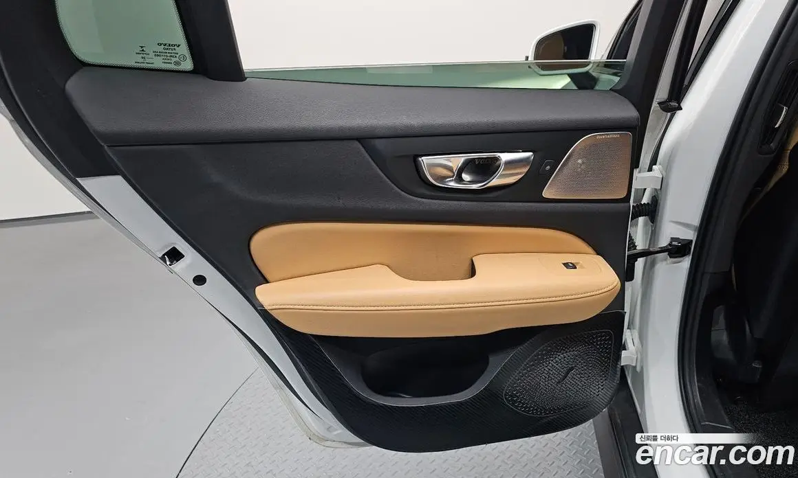 Volvo V60 2021 2.0 автомат (гидро), фото 15
