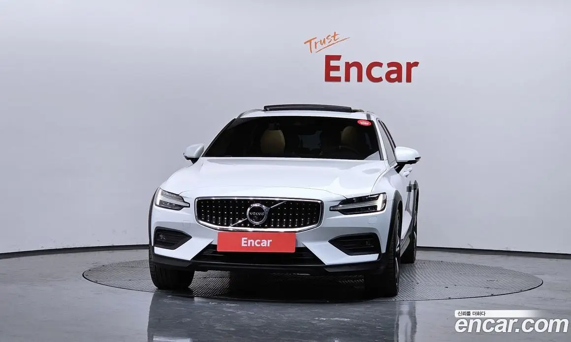 Volvo V60 2021 2.0 автомат (гидро), фото 3