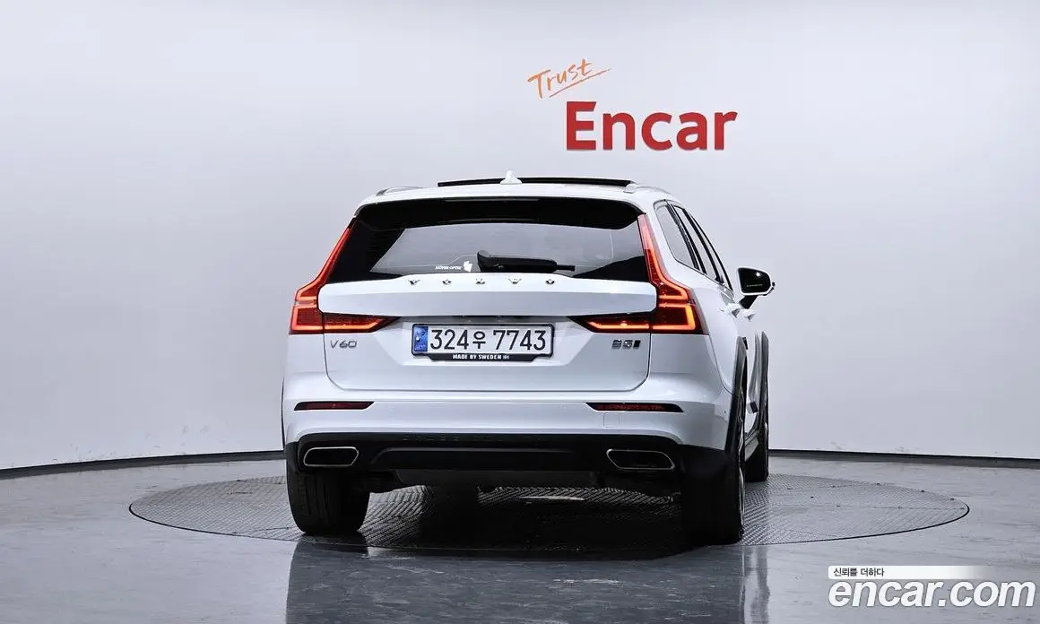 Volvo V60 2021 2.0 автомат (гидро), фото 4