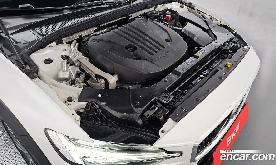 Volvo V60 2021 2.0 автомат (гидро), фото 6