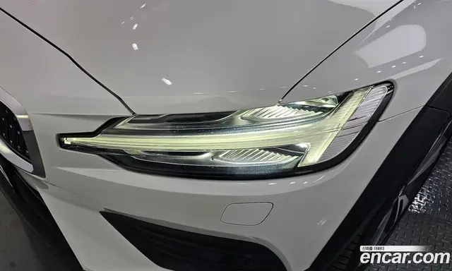Volvo V60 2021 2.0 автомат (гидро), миниатюра 8 Volvo V60 2021 2.0 автомат (гидро), миниатюра 8