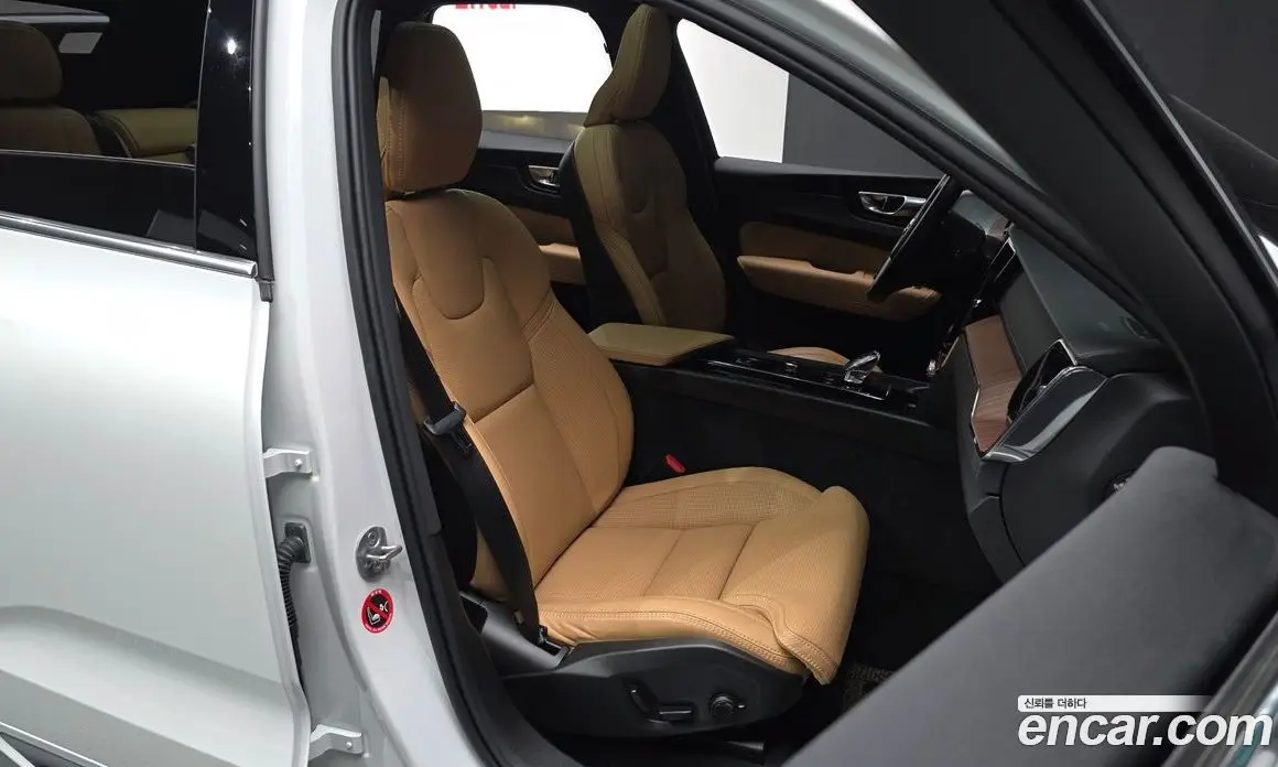Volvo XC60 2024 2.0 автомат (гидро), фото 15 Volvo XC60 2024 2.0 автомат (гидро), фото 15
