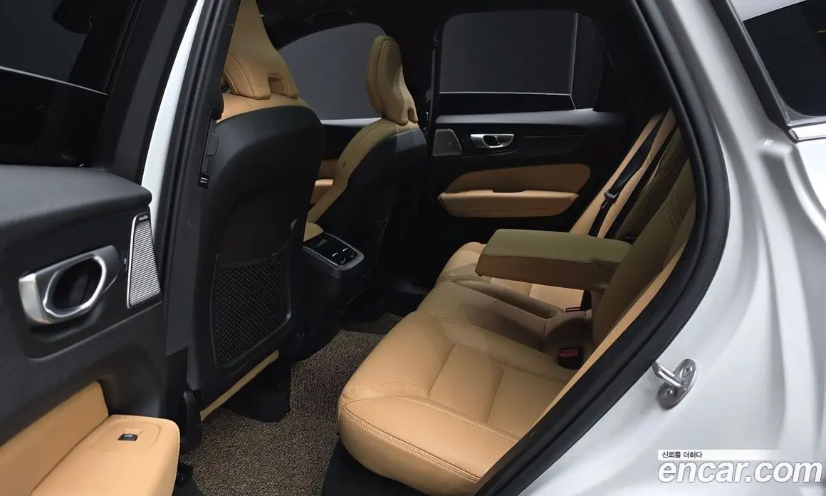 Volvo XC60 2024 2.0 автомат (гидро), фото 16 Volvo XC60 2024 2.0 автомат (гидро), фото 16