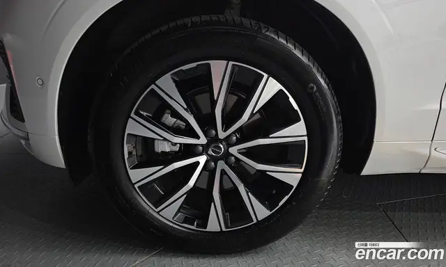 Volvo XC60 2024 2.0 автомат (гидро), миниатюра 4 Volvo XC60 2024 2.0 автомат (гидро), миниатюра 4