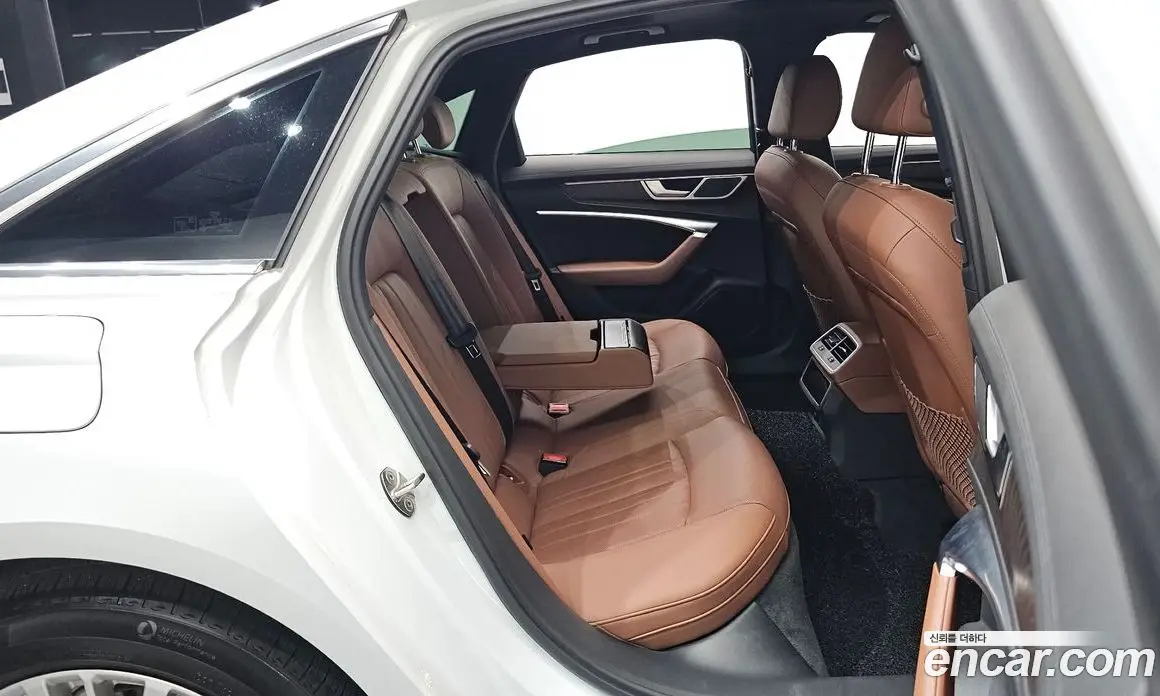Audi A6 2020 2.0 автомат (гидро), фото 17