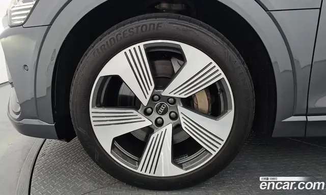 Audi e-tron 2022 0.2 автомат (гидро), миниатюра 5