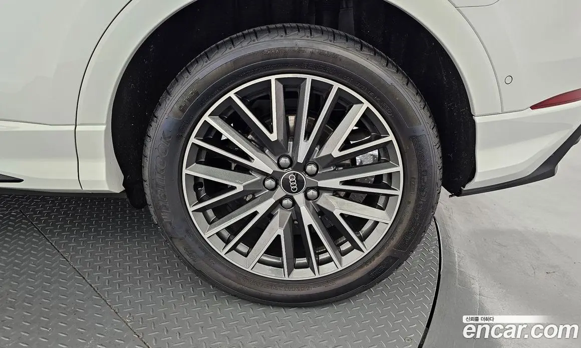 Audi Q3 2025 2.0 автомат (гидро), фото 7