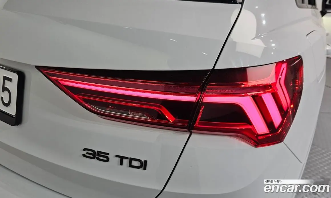 Audi Q3 2025 2.0 автомат (гидро), фото 9
