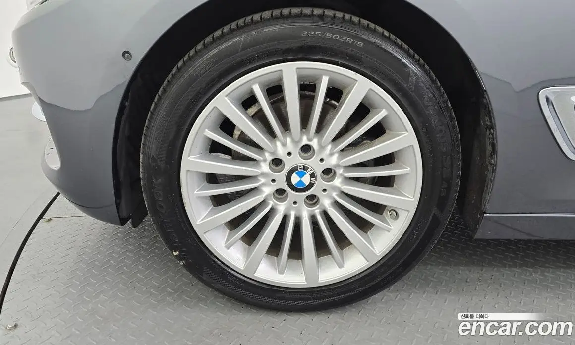 BMW 3 серия 2019 2.0 автомат (гидро), фото 5