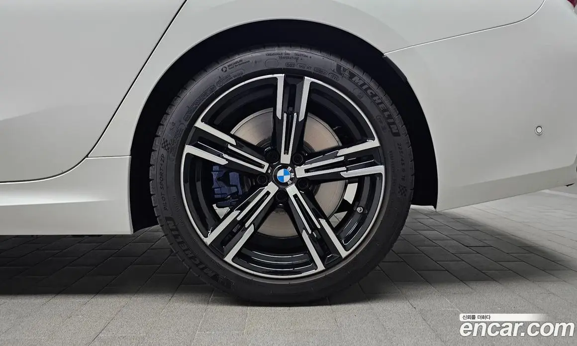 BMW 3 серия 2025 2.0 автомат (гидро), фото 7 BMW 3 серия 2025 2.0 автомат (гидро), фото 7