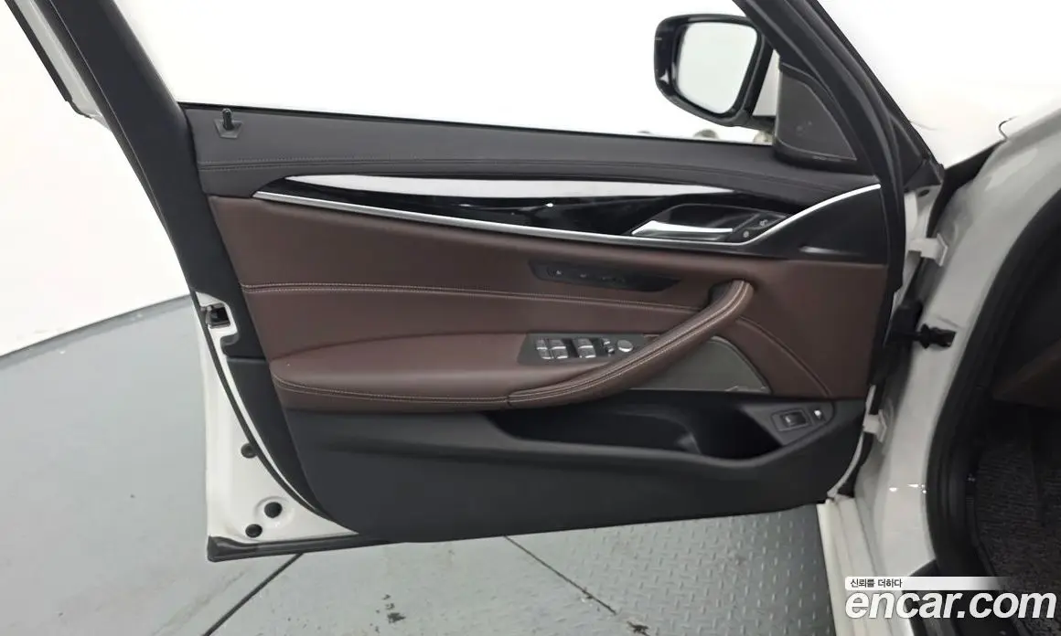 BMW 5 серия 2022 2.0 автомат (гидро), фото 14