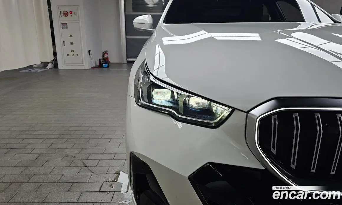 BMW 5 серия 2024 2.0 автомат (гидро), фото 8